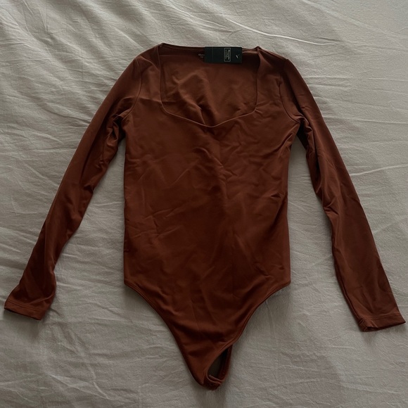 New Abercrombie & Fitch bodysuit size M brown/dark red soft - Picture 2 of 5